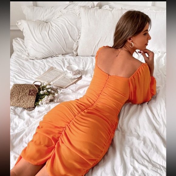 Cut Out Crisscross Ruched Lantern Sleeve
Chiffon Bodycon Dress - Picture 2 of 2